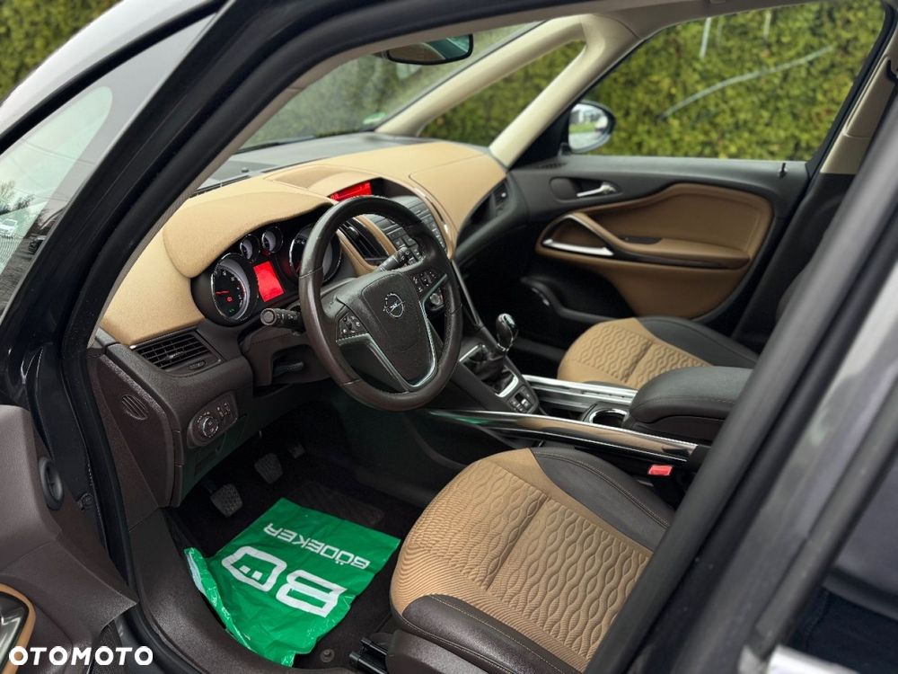 Opel Zafira - 10