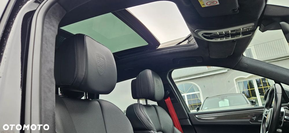 Porsche Macan Turbo - 15