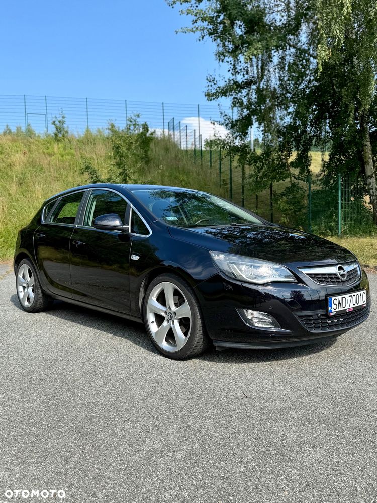 Opel Astra 1.6 Turbo - 1