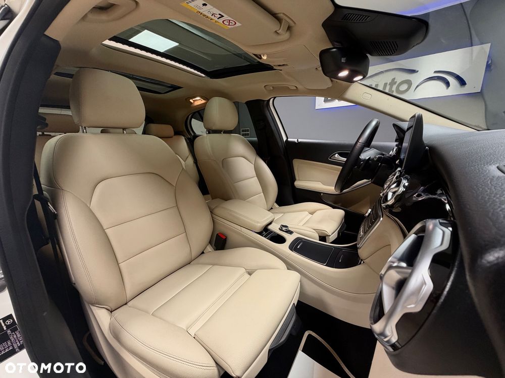 Mercedes-Benz GLA 200 7G-DCT - 26