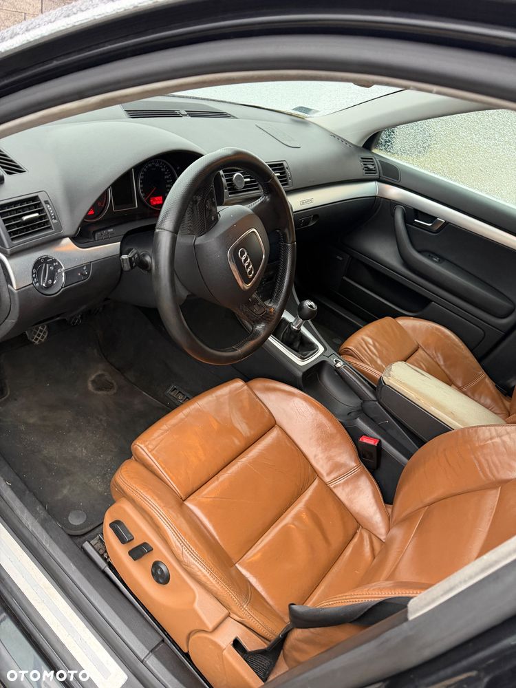 Audi A4 Avant 2.0 T FSI quattro - 14