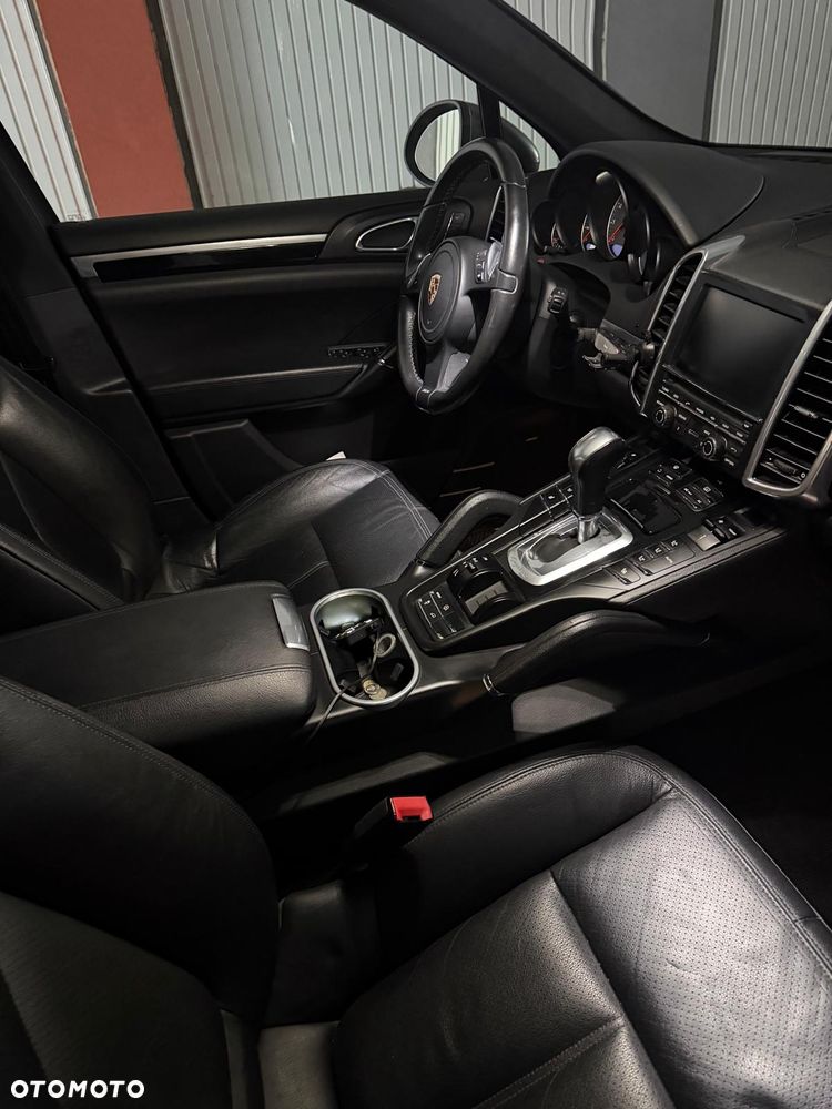 Porsche Cayenne - 8
