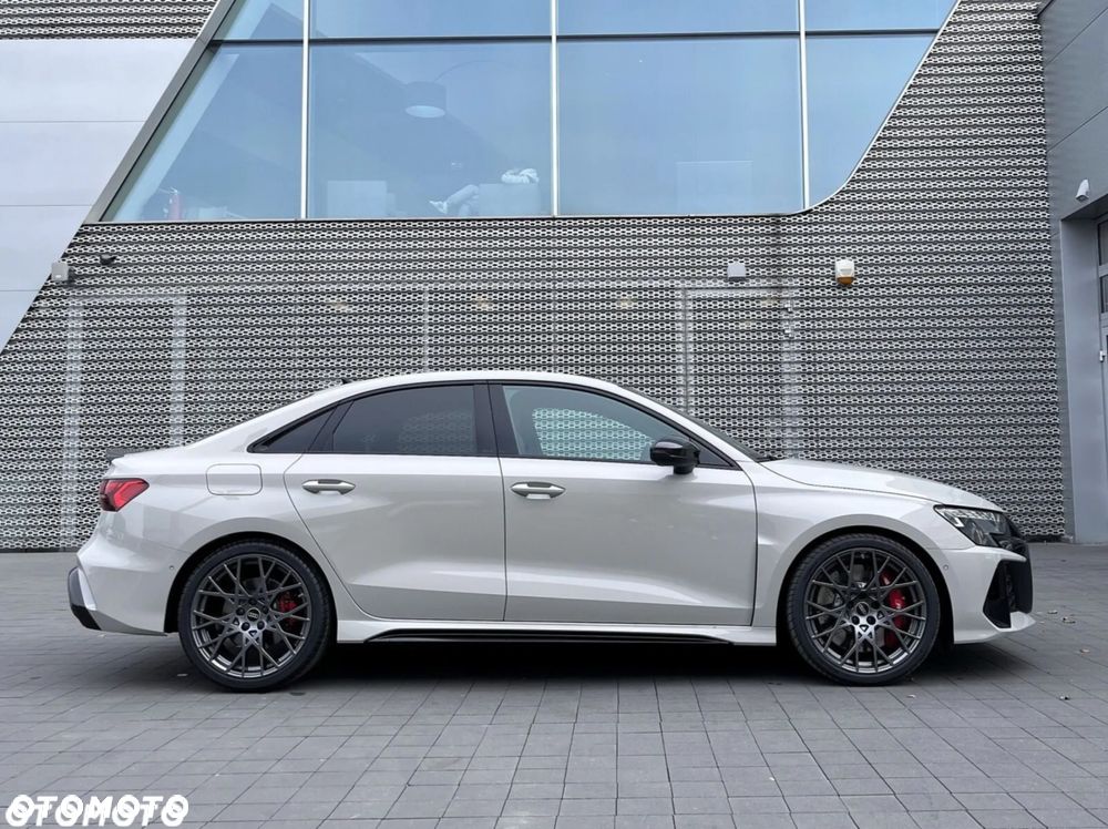 Audi RS3 Limousine - 5