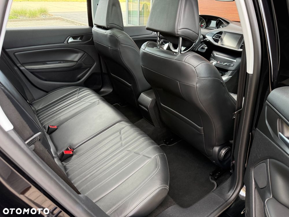 Peugeot 308 1.2 PureTech Allure S&S - 29