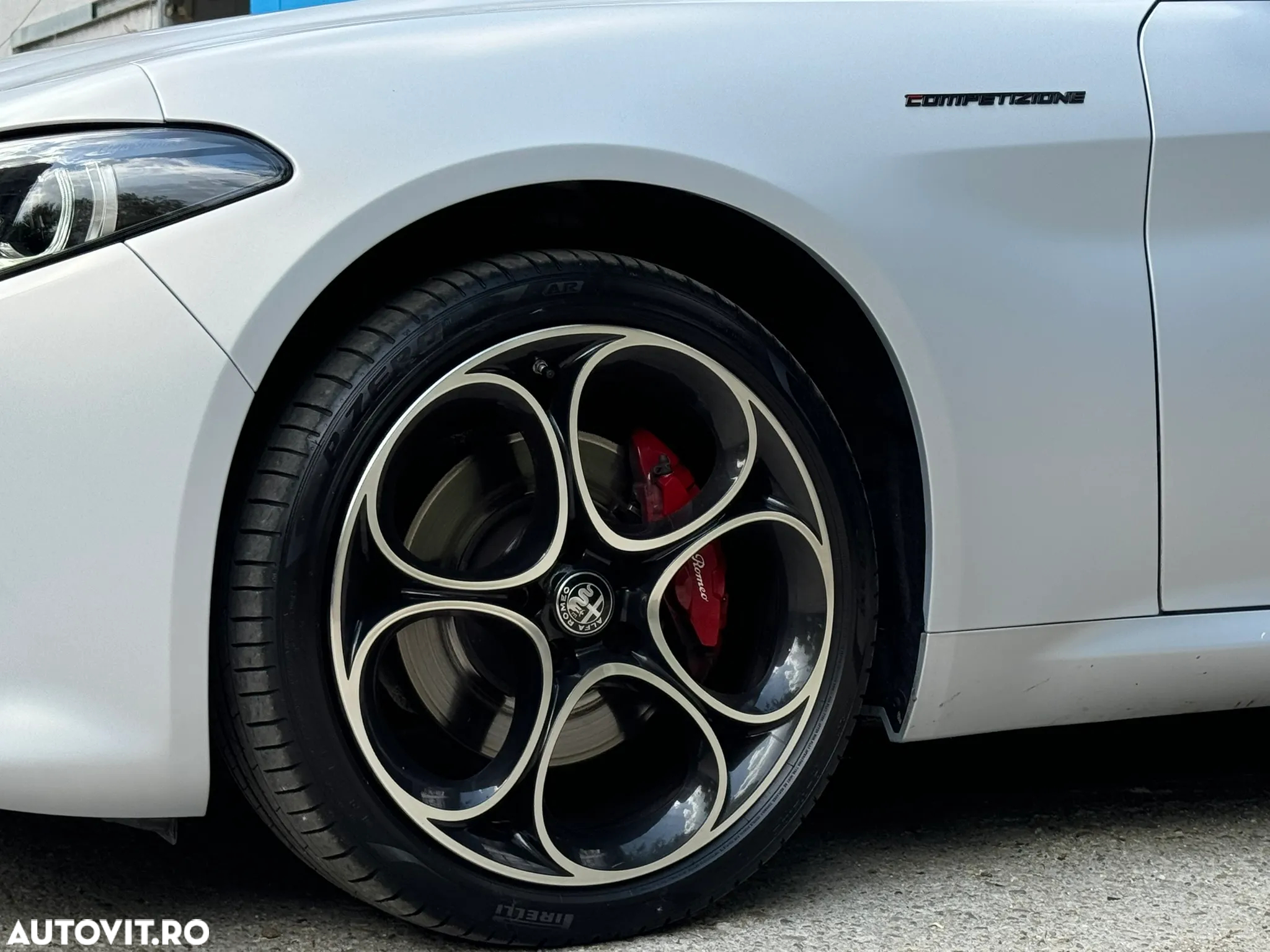 Alfa Romeo Giulia 2.0 Turbo 16V AT8-Q4 Competizione - 10