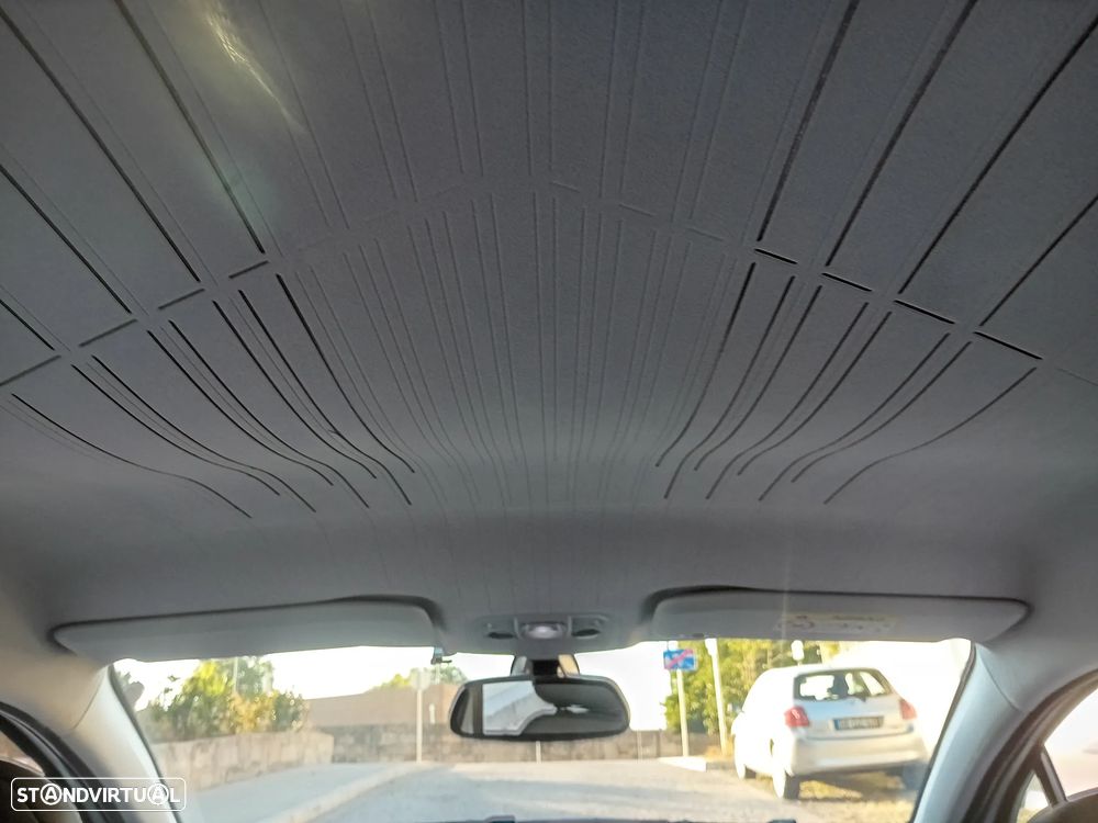 Peugeot 2008 1.2 PureTech Allure - 15