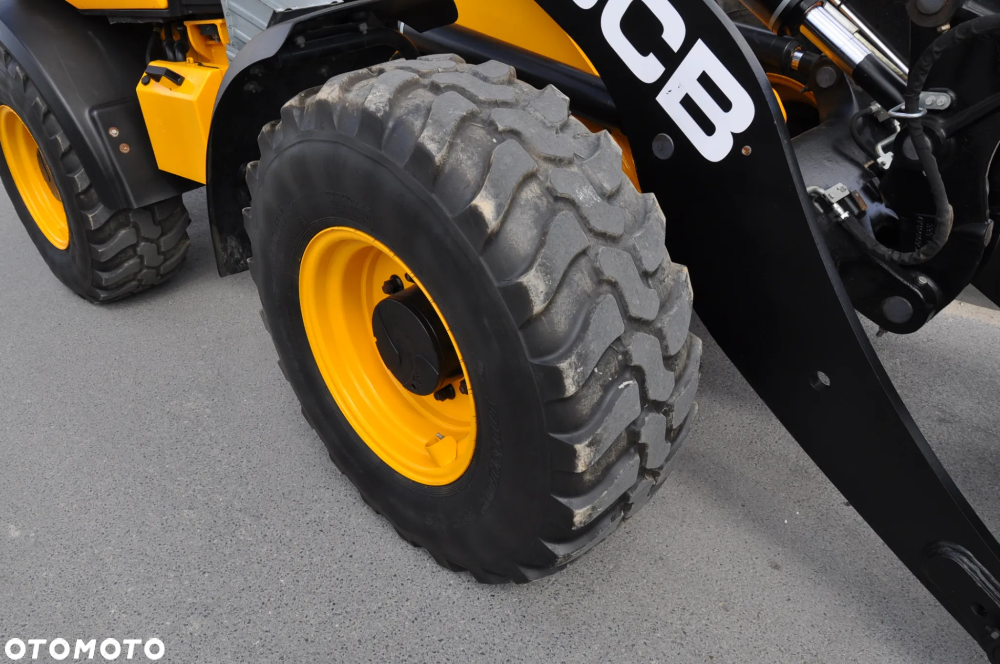 JCB WLS 409 SV MAŁO MTG 359 WIDŁY DO PALET KRAJOWA I WŁAŚCICIEL DOSTĘPNA OD RĘKI - 24