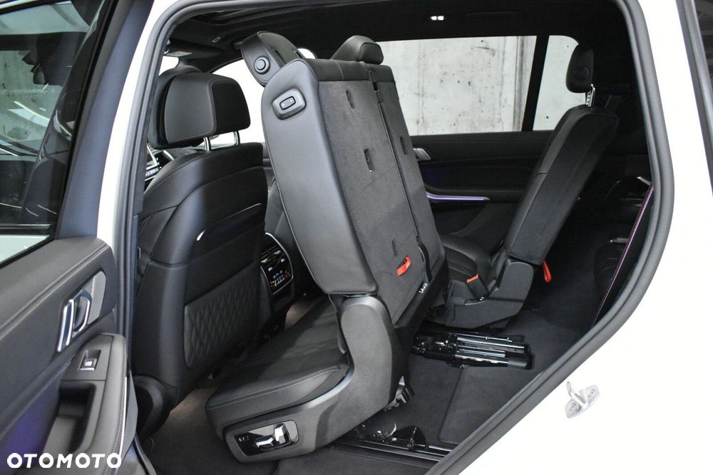BMW X7 - 33