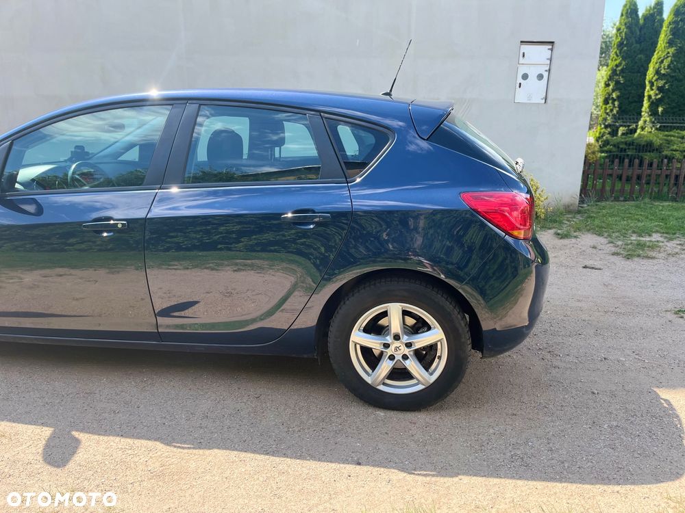 Opel Astra 1.6 Design Edition - 8