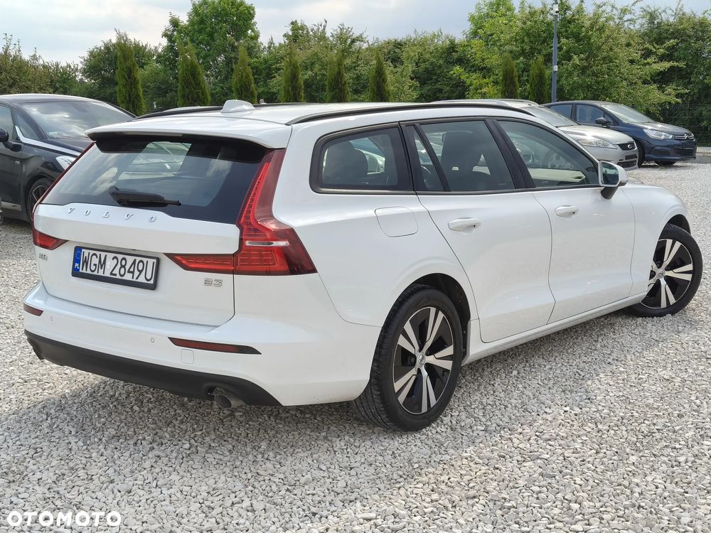Volvo V60 B3 B Momentum - 4