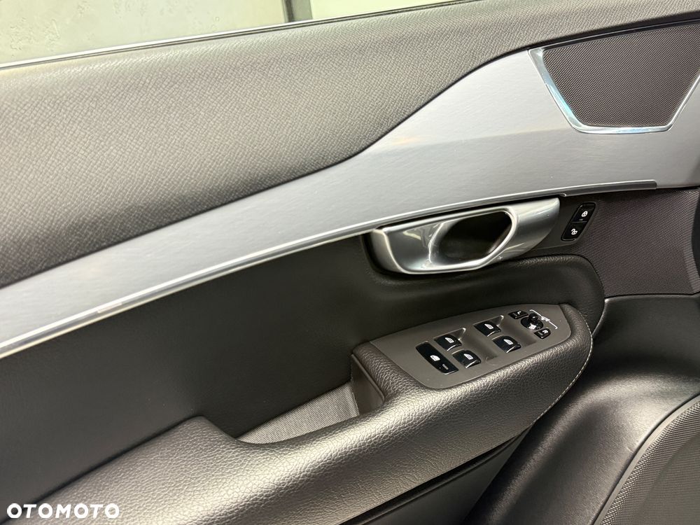 Volvo XC 90 D5 AWD Geartronic Momentum - 11