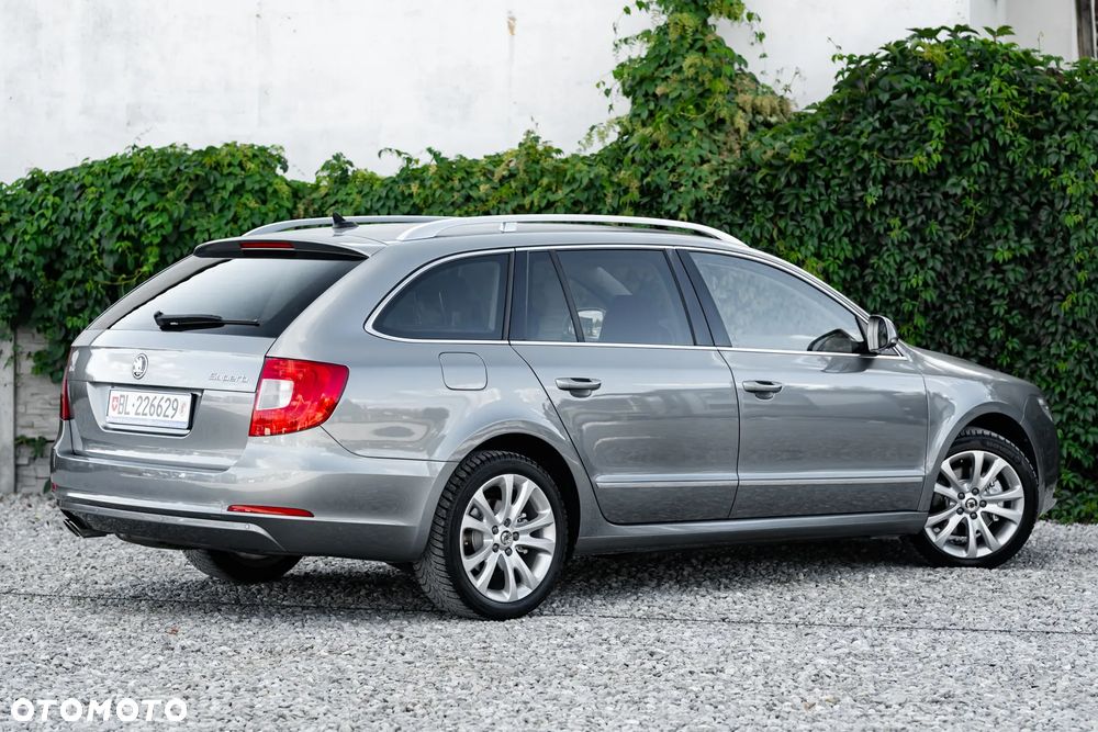 Skoda Superb 1.8 TSI FAMILY - 16
