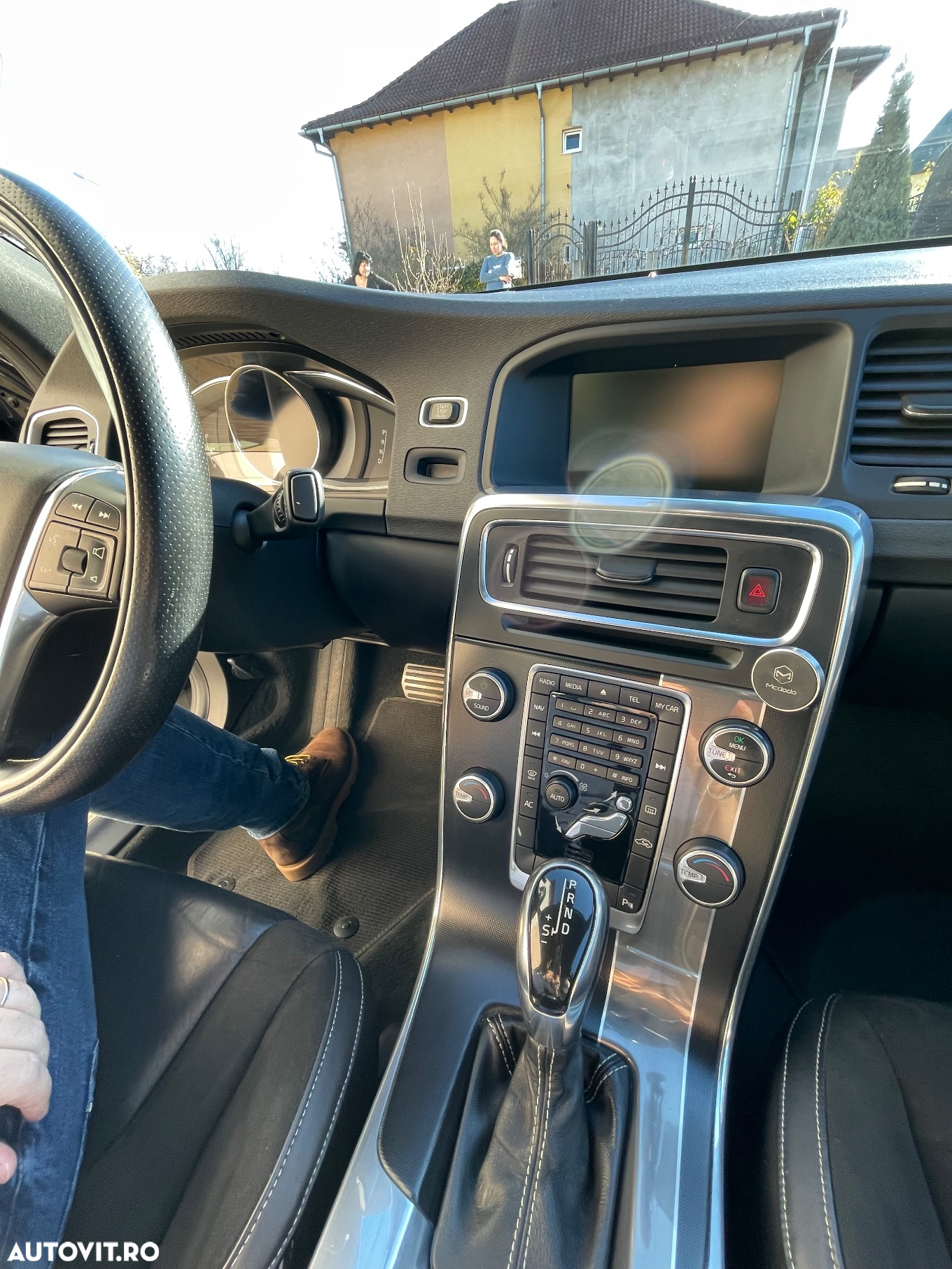 Volvo S60 D2 Start-Stop R-Design - 24