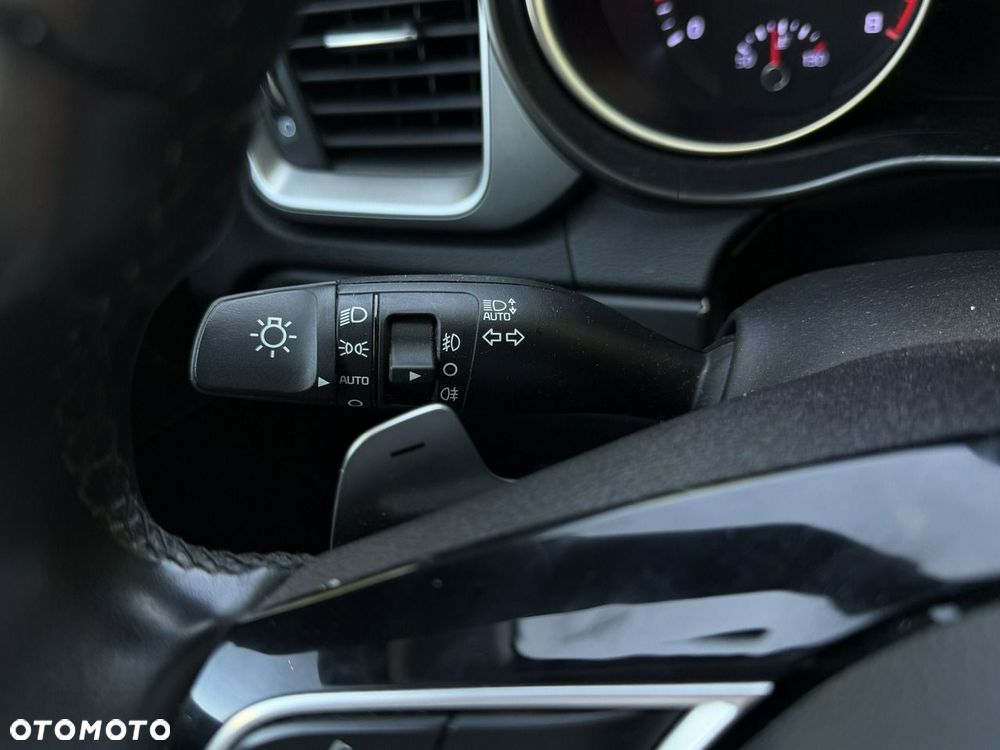 Kia Ceed - 27