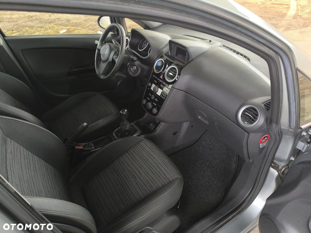 Opel Corsa 1.4 16V Energy - 9
