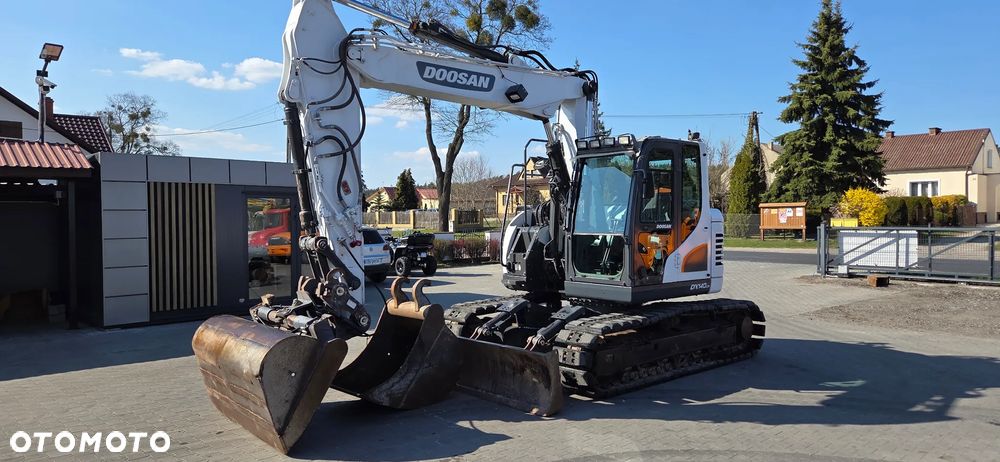Doosan <<Doosan DX140LCR, 2015r, pług, ramie 3xłamane, 2 łyżki, z Niemiec!>> - 2