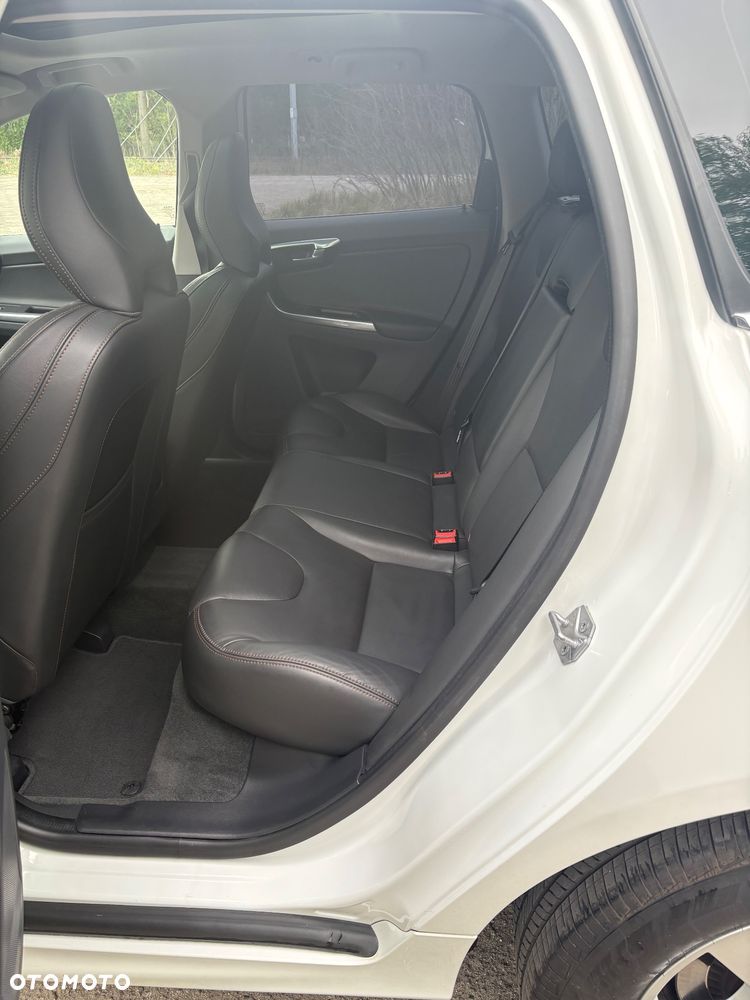 Volvo XC 60 D5 AWD Summum - 17