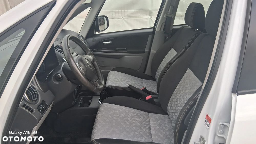 Suzuki SX4 1.6 VVT 4x4 Comfort - 11