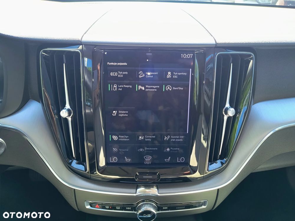 Volvo XC 60 B5 B AWD Momentum - 30