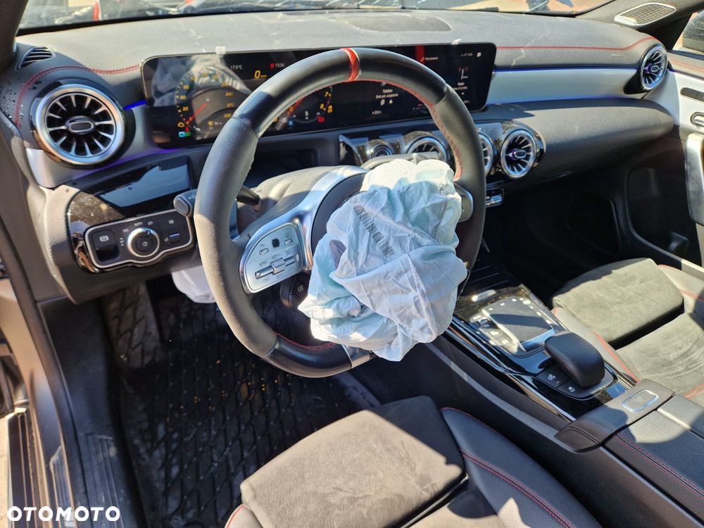 Mercedes-Benz CLA AMG 45 S 4-Matic+ 8G-DCT - 12