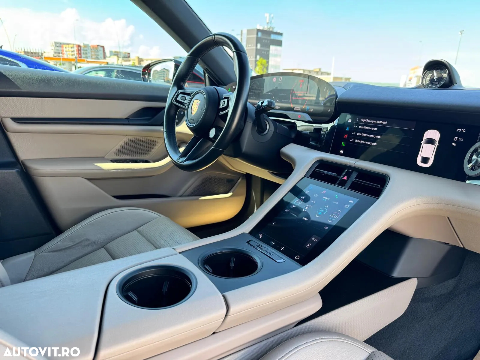 Porsche Taycan Standard - 12