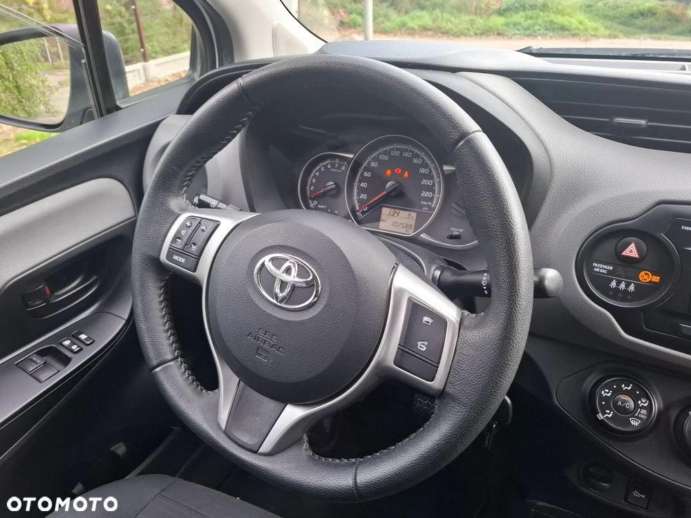 Toyota Yaris - 15