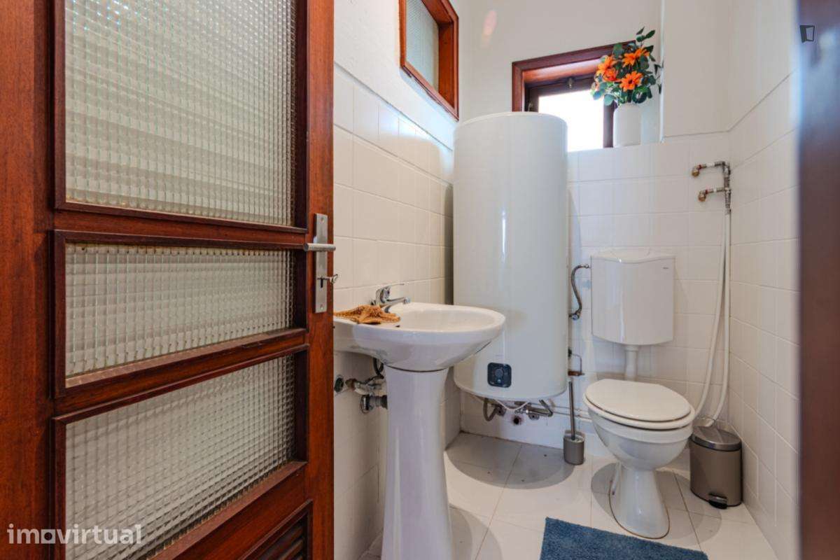 Quarto - localizado em Santo Ildefonso Porto - Grande imagem: 2/31