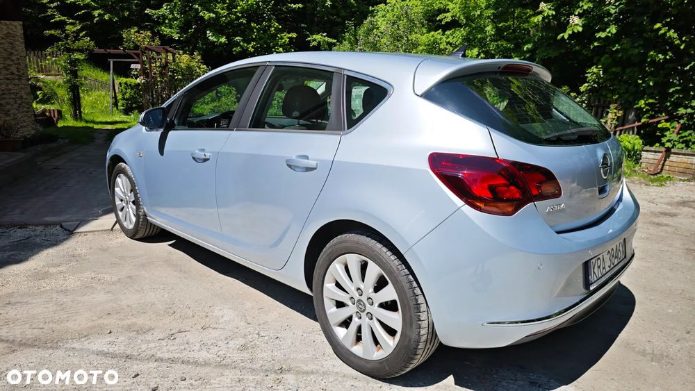 Opel Astra 1.6 CDTI Cosmo - 19