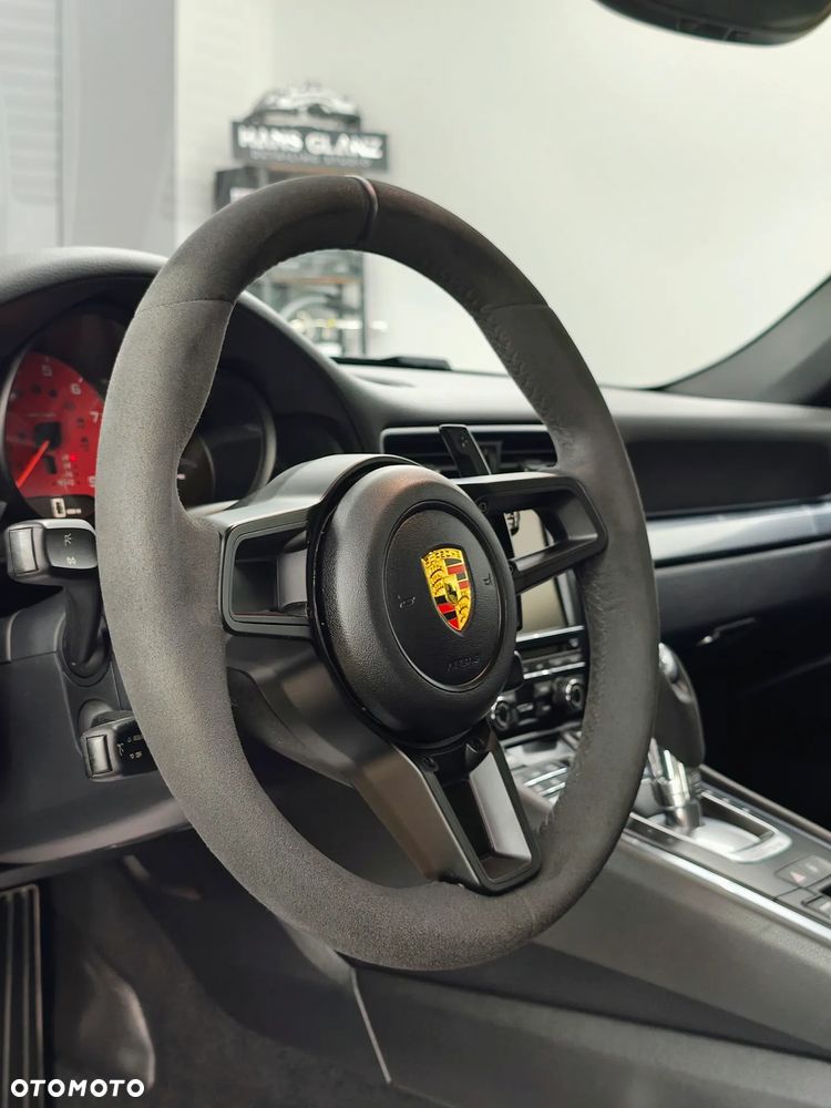 Porsche 911 Carrera PDK - 11