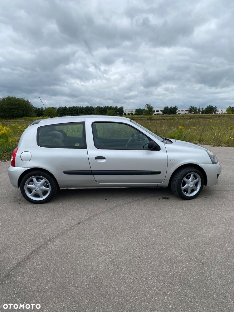Renault Clio - 6