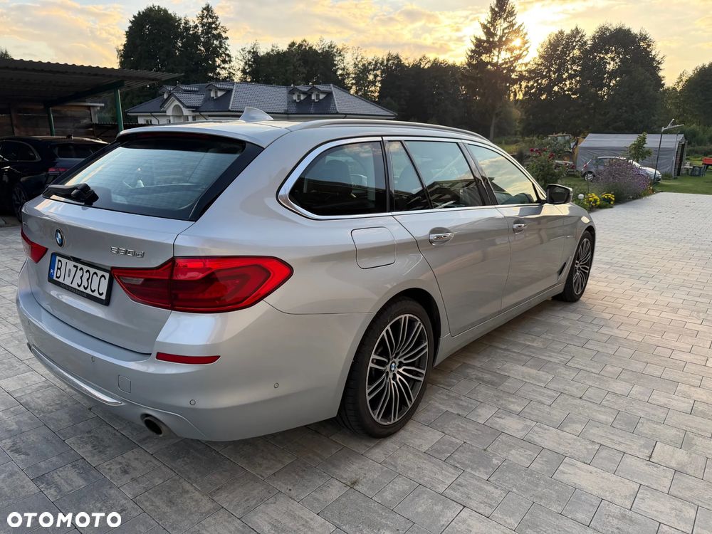 BMW Seria 5 530d xDrive Luxury Line - 9