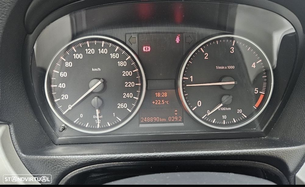 BMW 318 d - 12