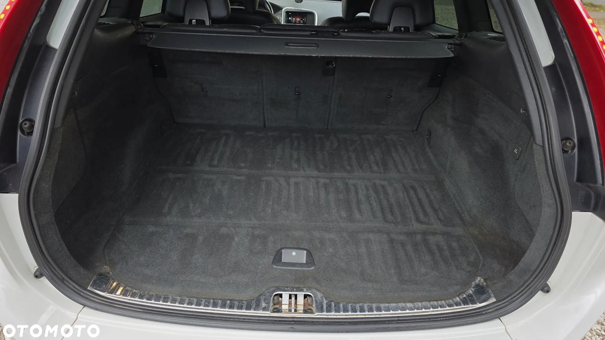 Volvo XC 60 D4 Momentum Pro - 16