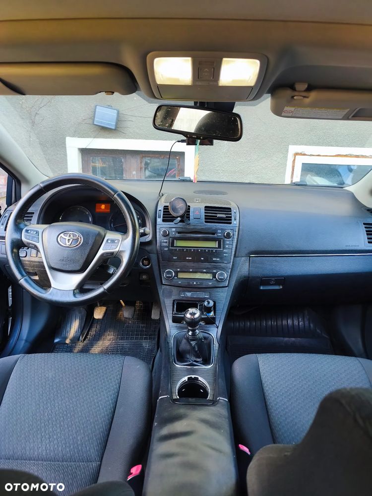 Toyota Avensis 2.0 D-4D - 11