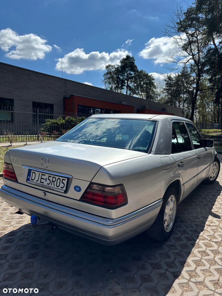 Mercedes-Benz Klasa E - 17