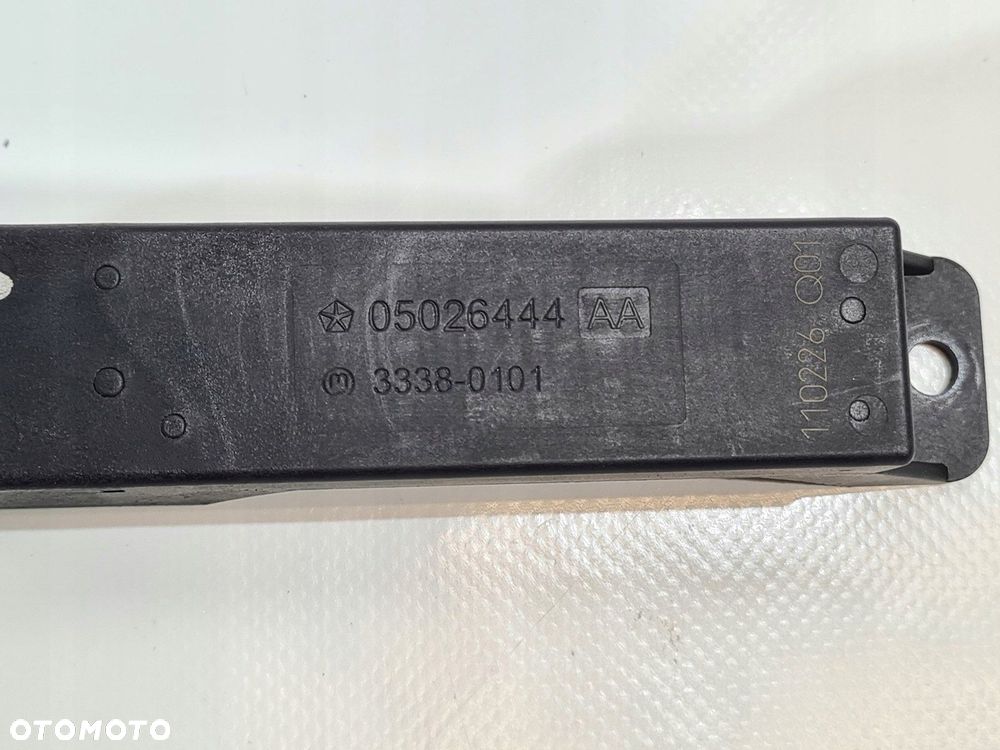 moduł antena keyless grand cherokee wk2 11r 05026444aa - 3