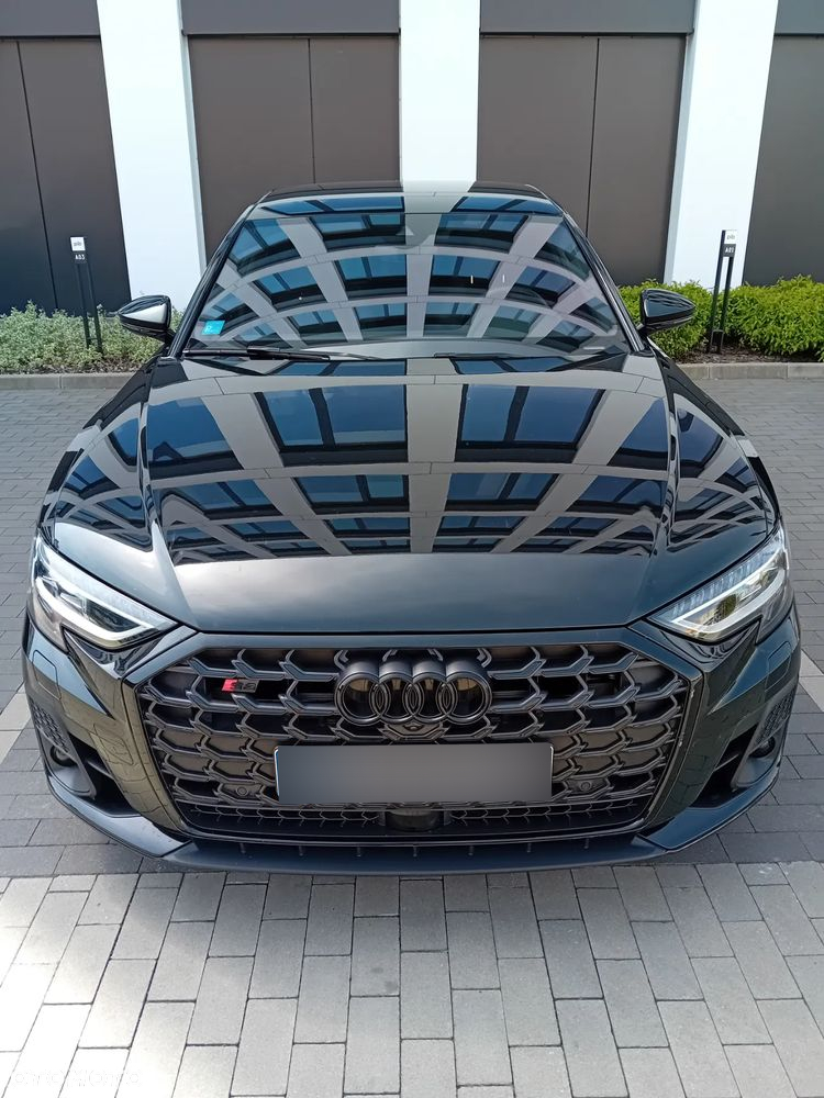 Audi S8 - 2