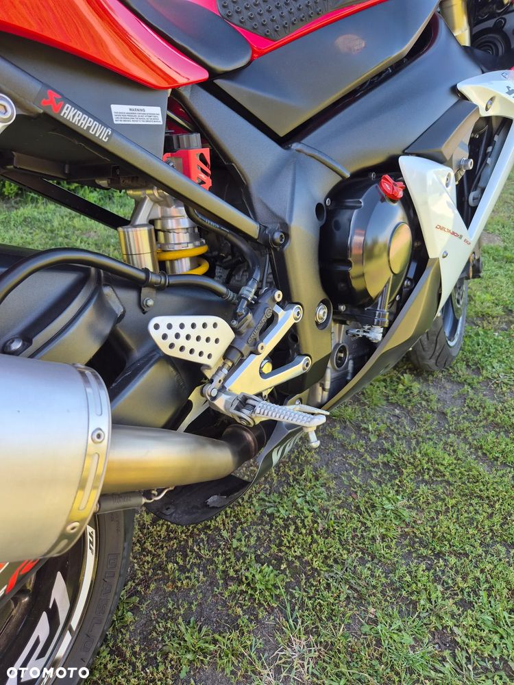 Yamaha R1 - 13