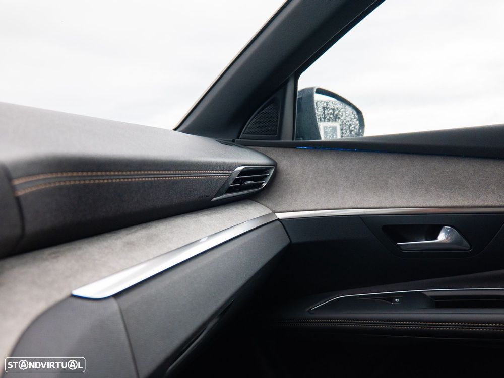 Peugeot 3008 1.6 Hybrid GT e-EAT8 - 21