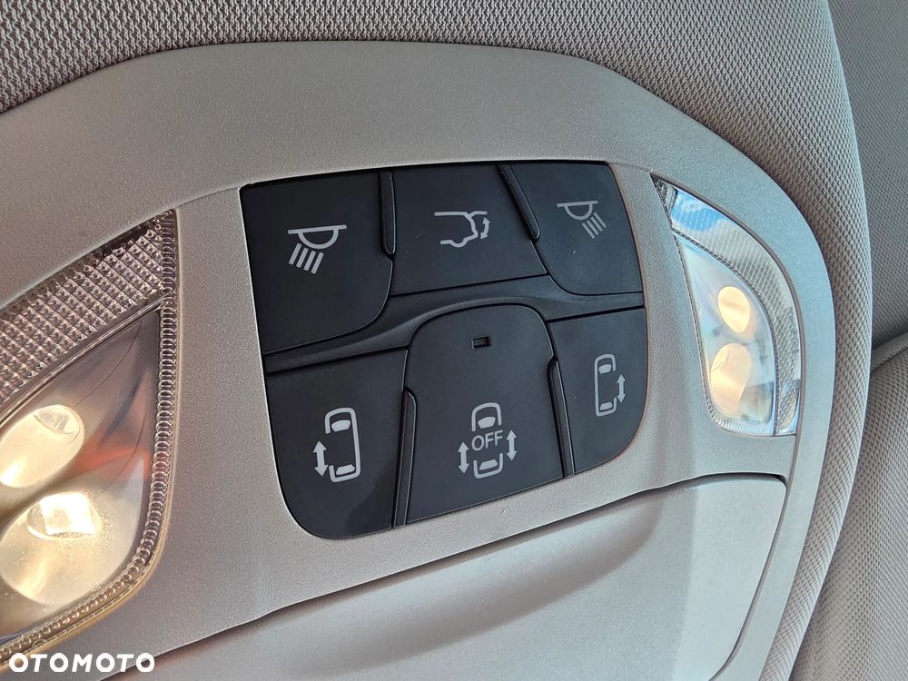 Chrysler Pacifica - 30