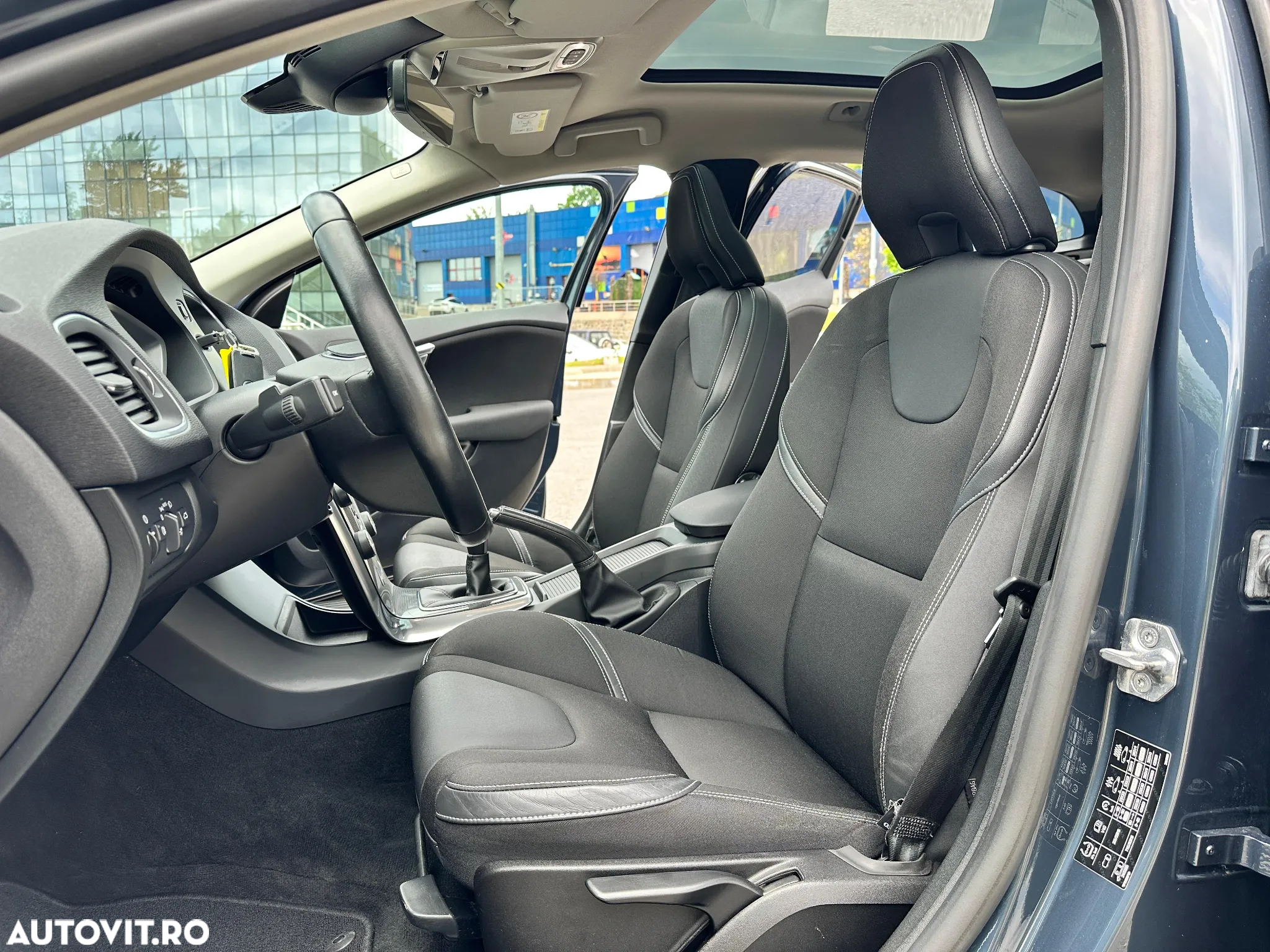 Volvo V40 D2 Summum - 28