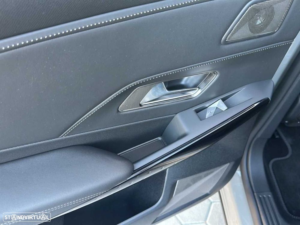 DS DS7 E-Tense Performance Line+ EAT8 - 14