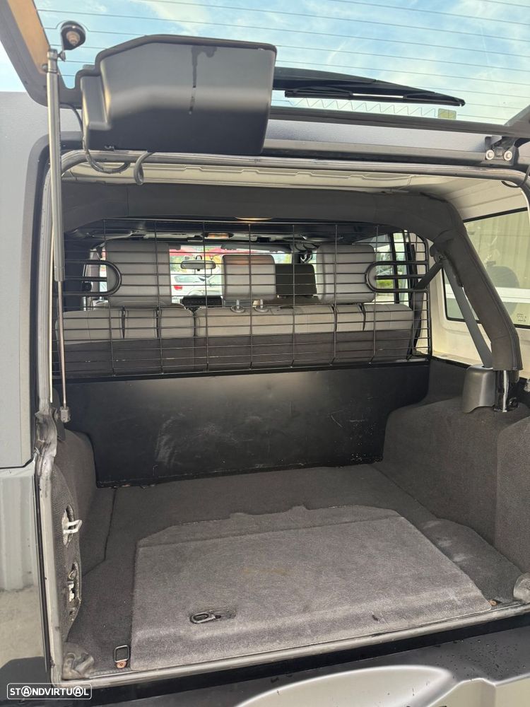 Jeep Wrangler Unlimited - 13