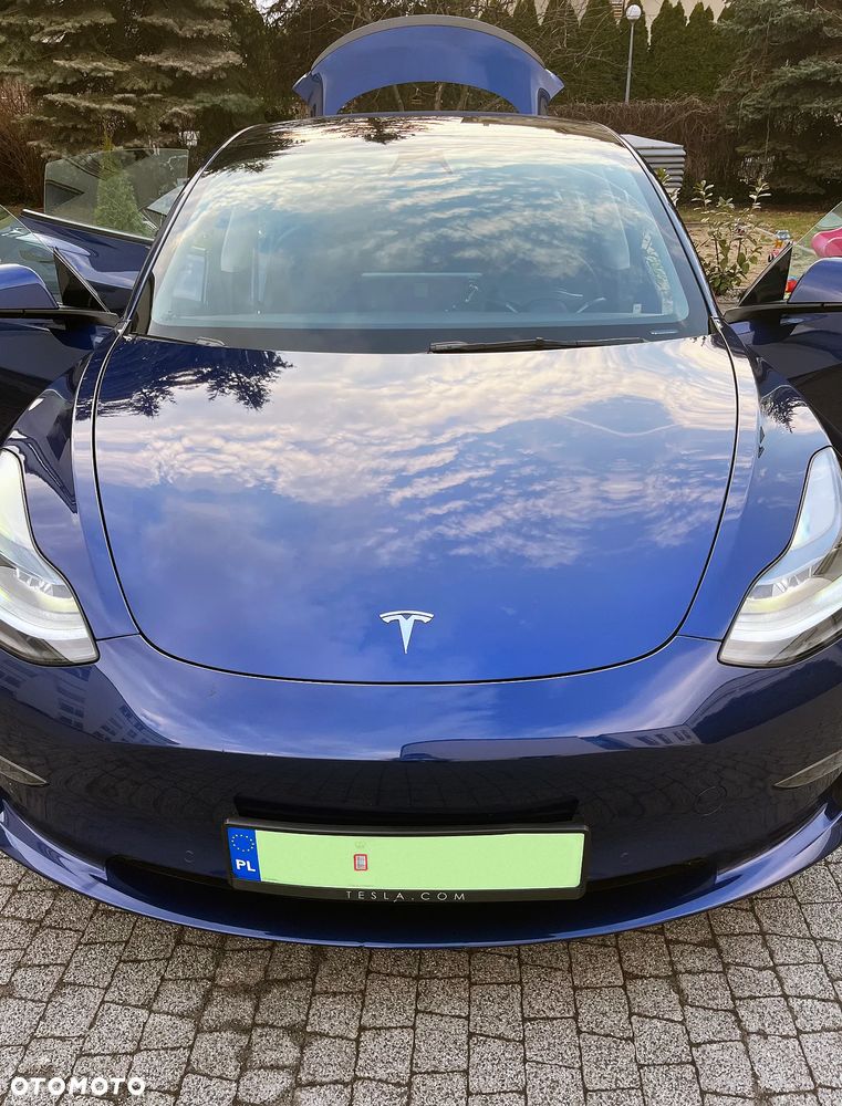 Tesla Model 3 - 4