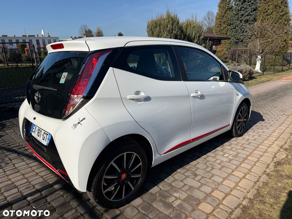 Toyota Aygo x-clusiv - 9