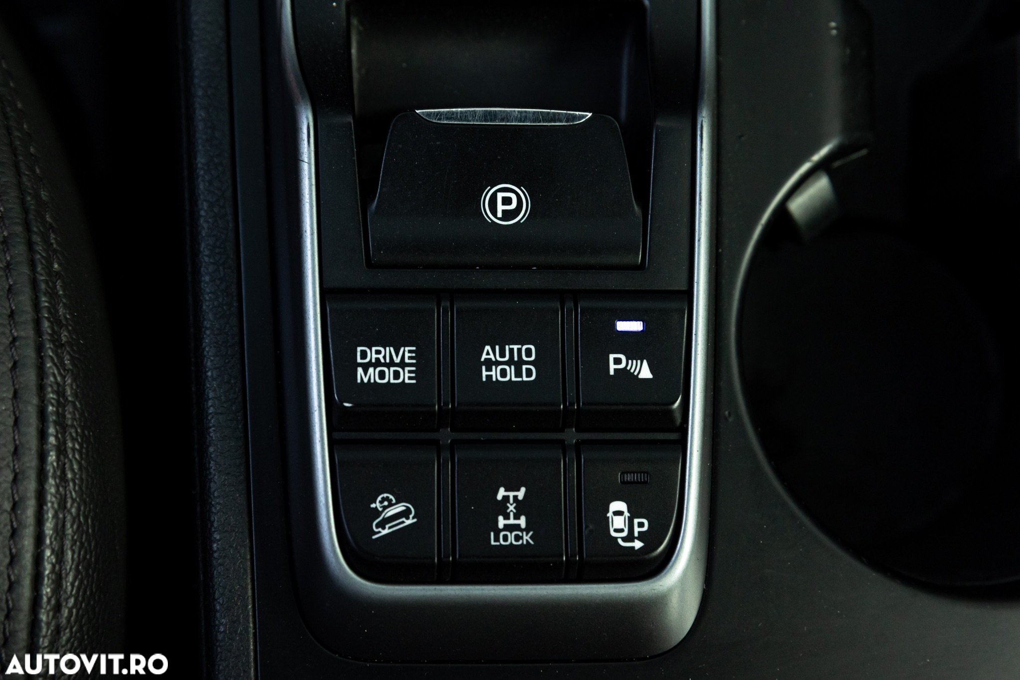 Hyundai Tucson 2.0 CRDI 4WD 6AT Luxury Pack+ - 27