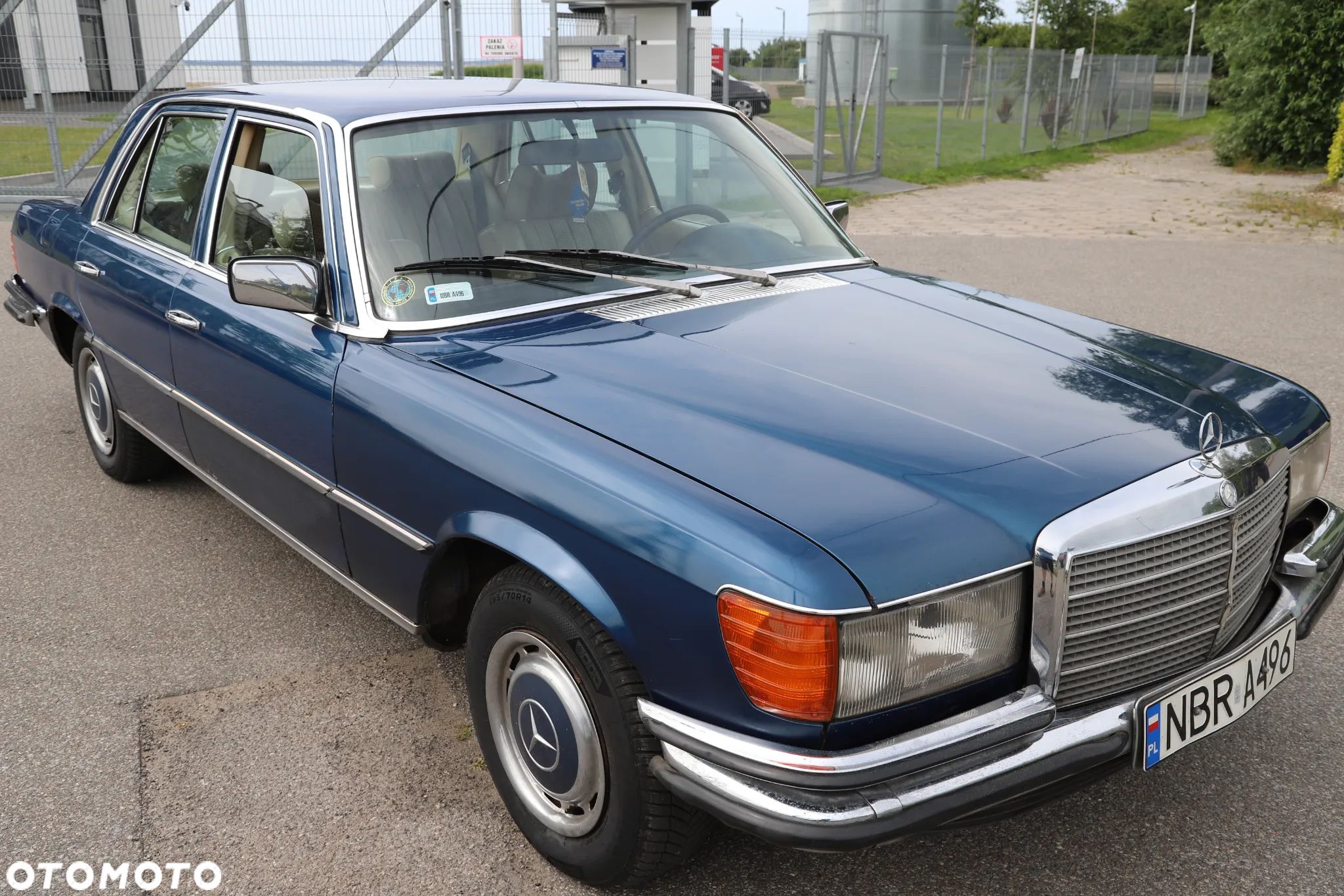 Mercedes-Benz 280 - 1