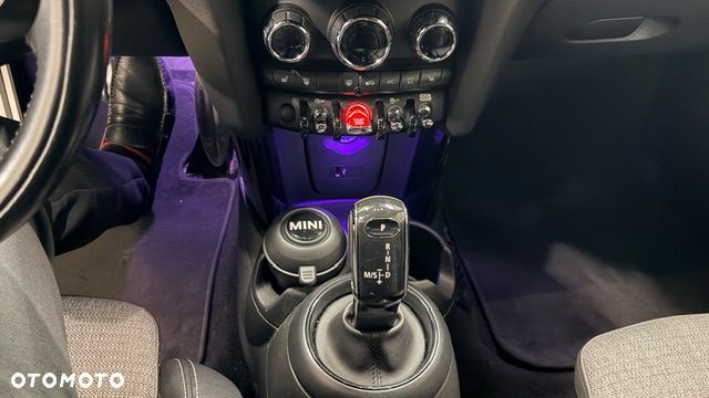 MINI Cooper Standard - 25