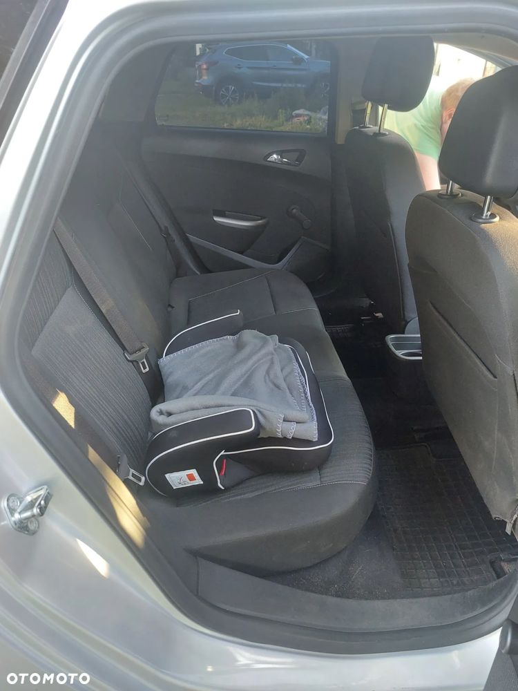 Opel Astra 1.4 T Cosmo - 10