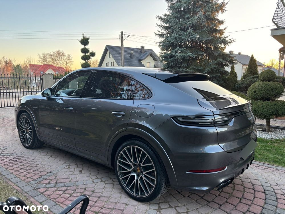 Porsche Cayenne Coupe E-Hybrid - 4